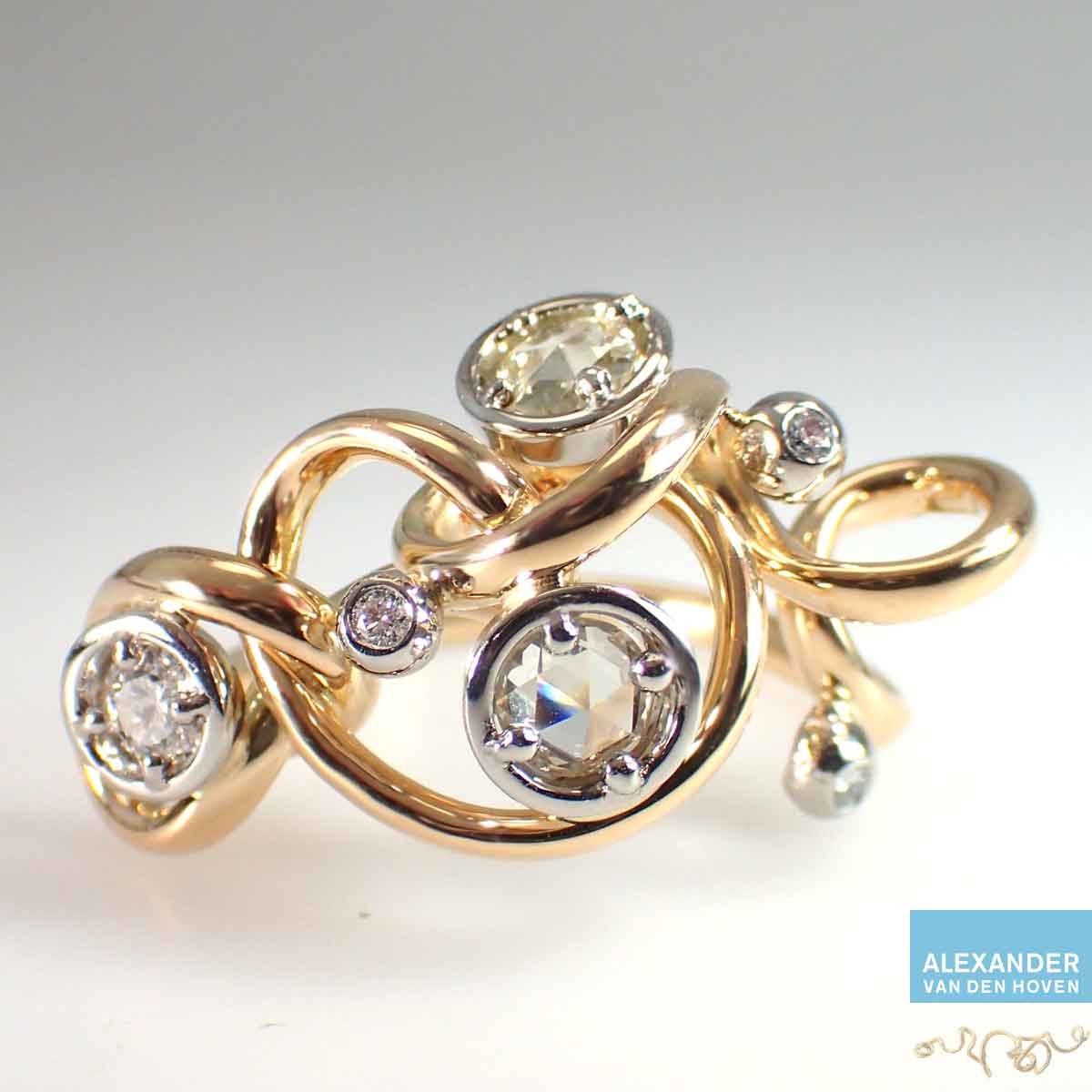 geelgouden-ring-met-diamanten-roos-geslepen-exclusief